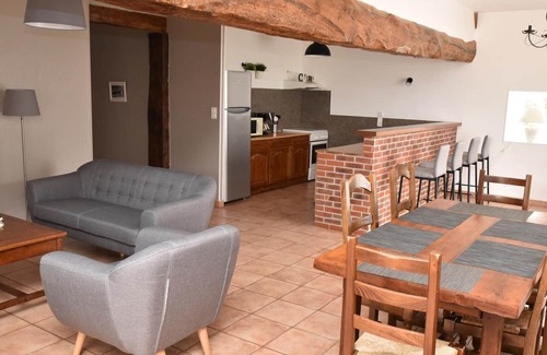 Cressanges Cottage | Family cottage with wifi and shared pool in Cressanges