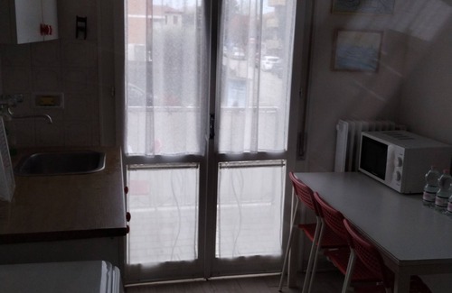 Padova Apartment | Family; double bed + 1 twin bed or 3 twin beds; balcony; park free easy front