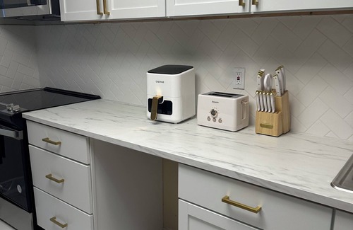 Woodlawn House | Family entertainment home centrally located close to downtown and Kings island