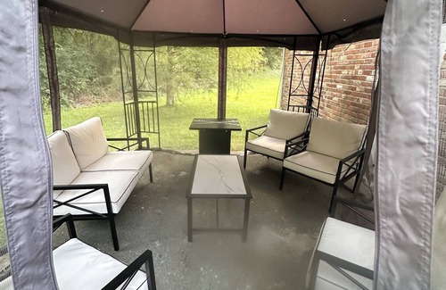 Woodlawn House | Family entertainment home centrally located close to downtown and Kings island