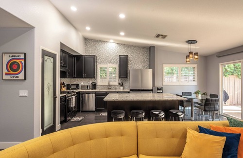 Coachella House | Family + Festival Ready + Pool Spa Game Room Tesla Charger