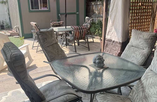 Midvale House | Family friendly 3 bdrm duplex with hot tub & putting green in backyard.