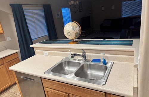 Surprise Farms House | Family-Friendly 4BR Retreat w Pool & Backyard Oasis – Surprise AZ