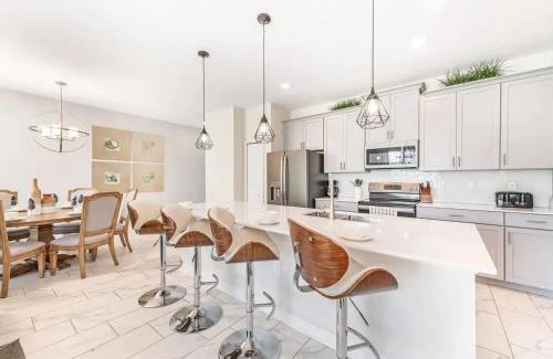 Four Corners Apartment | Family Friendly 4BR Retreat with Heated Pool Access near Disney World