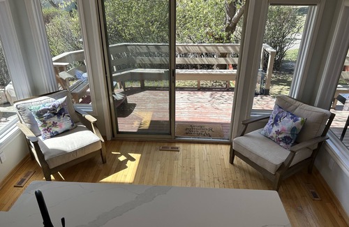 Hawkwood House | Family friendly 5 bedroom house with Mtn view- backs onto a park with playground