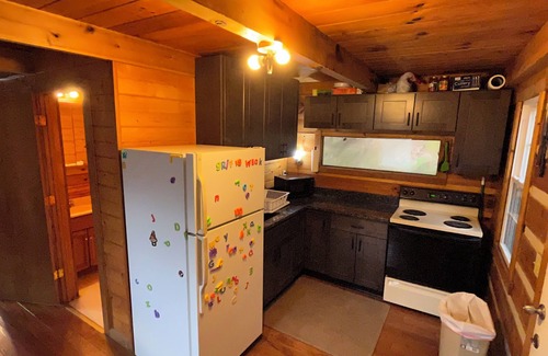 Saint Helens Cabin | Family friendly, back woods cabin hidden in the Kentucky hollar!