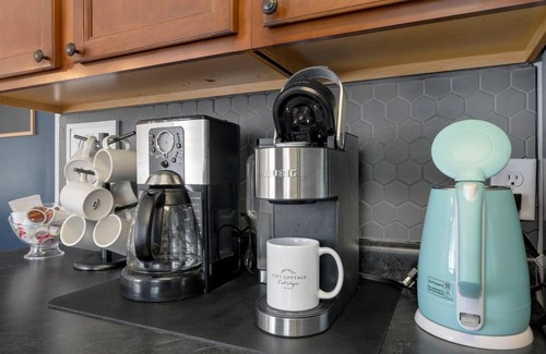 Saint Marys  Allen County House | Family friendly cottage near Foster Park. Private patio & FREE PARKING