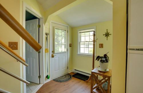 Golts House | Family-Friendly Cottage, Walk to the Beach!