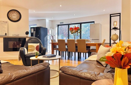 Barnhill Apartment | Family-Friendly En-suite 30min to Central London