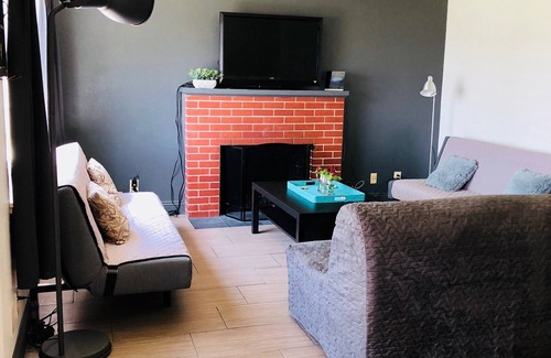 Carmichael House | Family Friendly Entire Home in Sacramento