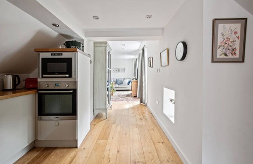 New Forest District Apartment | Family-friendly flat in the heart of Brockenhurst near trails