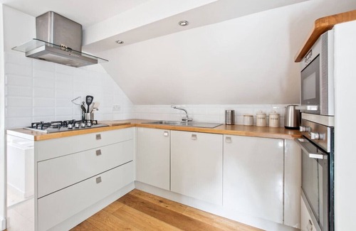 New Forest District Apartment | Family-friendly flat in the heart of Brockenhurst near trails