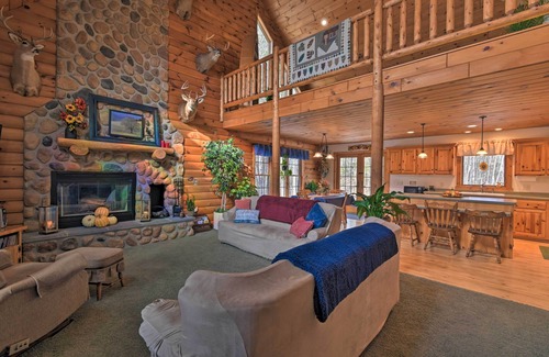 Gresham Cabin | Family-Friendly Gresham Getaway w/Game Room!