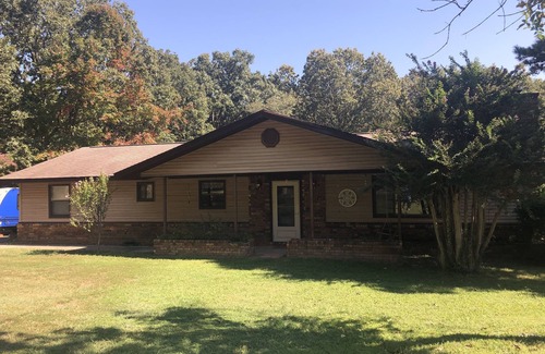 Heber Springs House | Family friendly home with easy lake access.