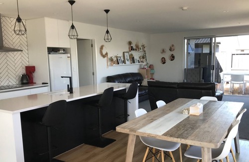 Papamoa Beach House | Family friendly home, close to the beach