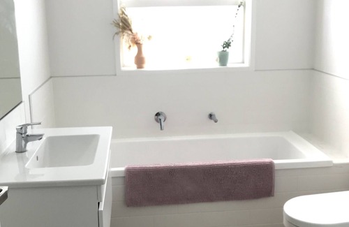 Papamoa Beach House | Family friendly home, close to the beach