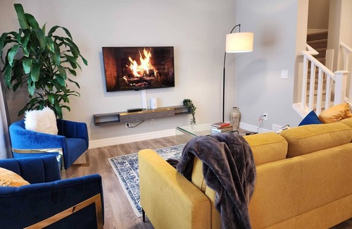 Southwest Edmonton House | Family friendly home in South Edmonton (Near airport)