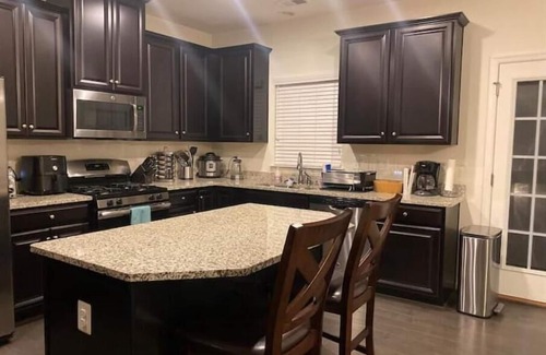 St. Charles House | Family Friendly Home near DC