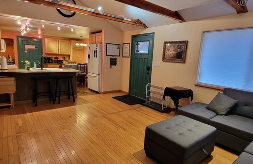Kenai House | Family friendly home next to the beach!