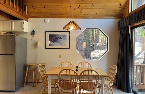 Truckee House | Family friendly home set amongst the pines, and backing up to a National Forest