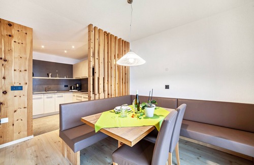 Ultimo Apartment | Family-Friendly Holiday Apartment 'Residence Kalchgruberhof Zirbe' with Lake View & Wi-Fi