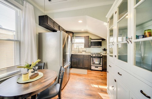 Zanoni Apartment | Family-Friendly Main St Gloucester Apt w/Balcony!