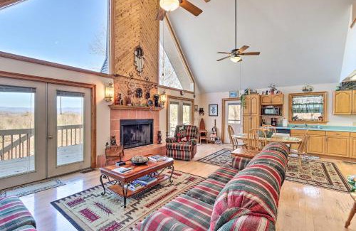 Murphy House | Family-Friendly Murphy Cabin with Deck and Fire Pit!