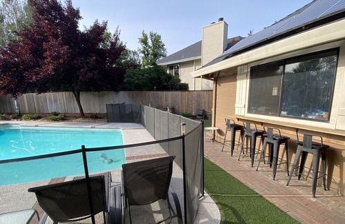 Chico House | Family friendly on cul-de-sac w/ pool! Close to CSU Chico, perfect for grad wknd