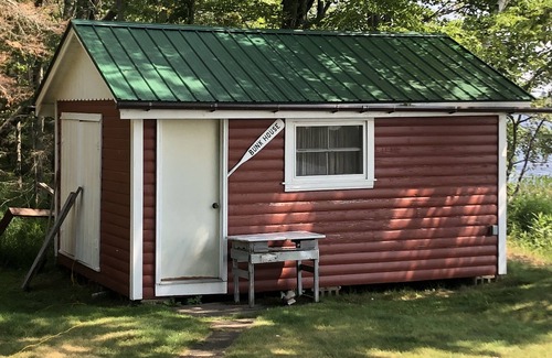 Eagle River Cottage | Family Friendly - Pontoon Boat Included - Quiet and Private Location