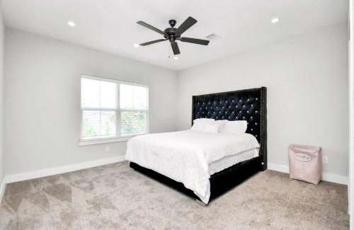 Clodine House | Family Friendly Spacious 3 Bedroom w Pool Table