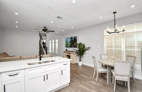 Clodine House | Family Friendly Spacious 3 Bedroom w Pool Table