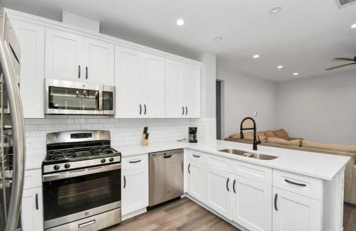 Clodine House | Family Friendly Spacious 3 Bedroom w Pool Table