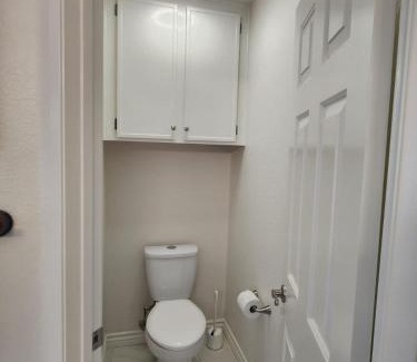 Miramar Ranch North House | Family-Friendly Sunny SD Escape, Sleeps 8, Beach, Zoo, Downtown & Convention Center