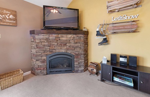 Village at Camelback House | Family-friendly townhome w/shared hot tub, indoor pool, central AC - near slopes