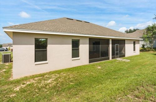 Lake Wales House | Family-Friendly 3BR Getaway Hot Tub Game Room Fun