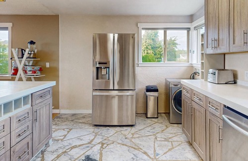 Coupeville House | Family-friendly waterview home with firepit, enclosed yard, and W/D