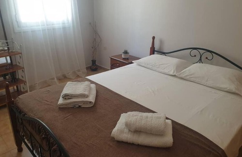 Lixouri Apartment | Family & friends Maisonette in the center of Lixouri