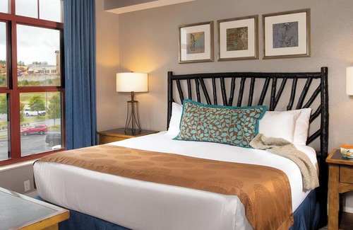 Sevierville Resort | FAMILY FUN! 3 Bedroom Deluxe Wyndham Water Park Resort Wilderness at the Smokies