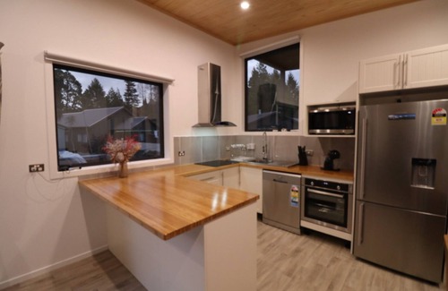 Ohakune House | Family Fun Times nHeated pool, spa and playground