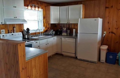Romulus House | Family fun, wine tours and beautiful sunsets