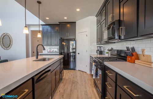American Fork House | Family Gathering Place 6 BD Home Hot Tub sleeps 12