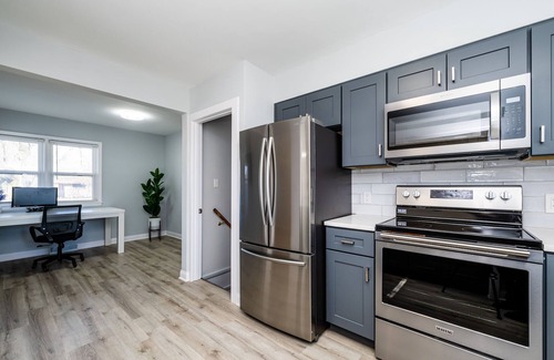 Benton Harbor House | Family Getaway