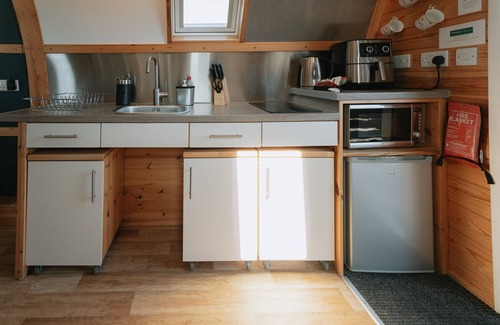 Newton Stewart Cabin | Family Glamping Cabin With Hot Tub