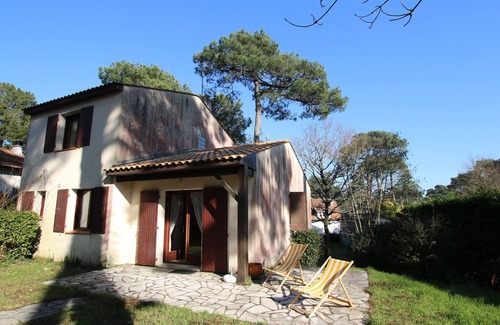 Saint-Brevin-l'Ocean House | Family home 750m from the beach, garden and private parking