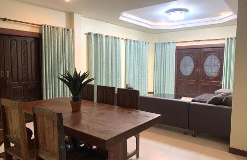 Nong Chaeng House | Family holiday home