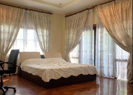 Nong Chaeng House | Family holiday home