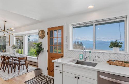 Coupeville House | Family home at Whidbey Island Cliffside Escape and Ocean Views