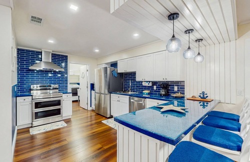 College Green Estates House | Family home boasting movie room, air hockey, fire pit, and wifi