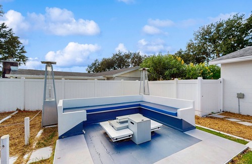 College Green Estates House | Family home boasting movie room, air hockey, fire pit, and wifi