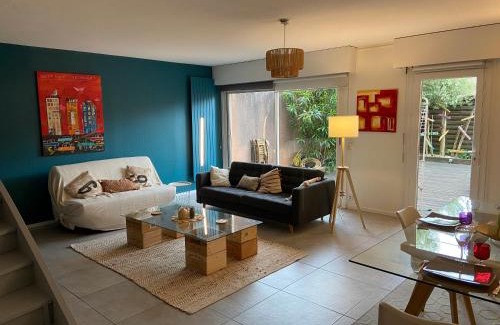 Merignac House | Family home